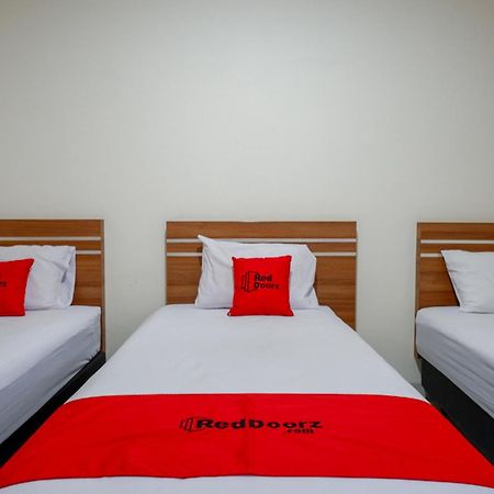 Hotel RedDoorz near Living Plaza Purwokerto Zewnętrze zdjęcie