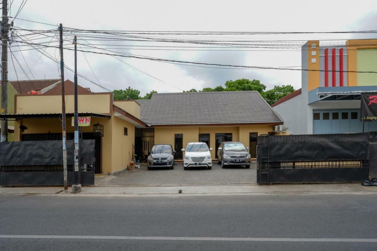 Hotel RedDoorz near Living Plaza Purwokerto Zewnętrze zdjęcie