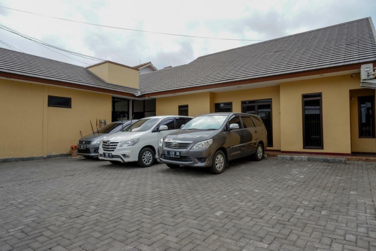 Hotel RedDoorz near Living Plaza Purwokerto Zewnętrze zdjęcie