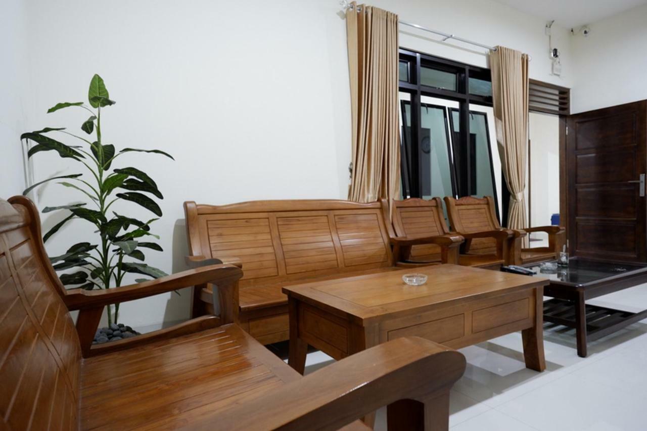 Hotel RedDoorz near Living Plaza Purwokerto Zewnętrze zdjęcie