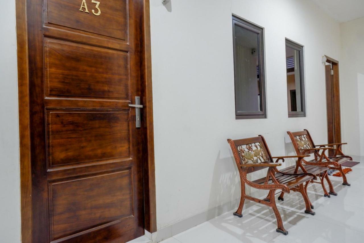 Hotel RedDoorz near Living Plaza Purwokerto Zewnętrze zdjęcie