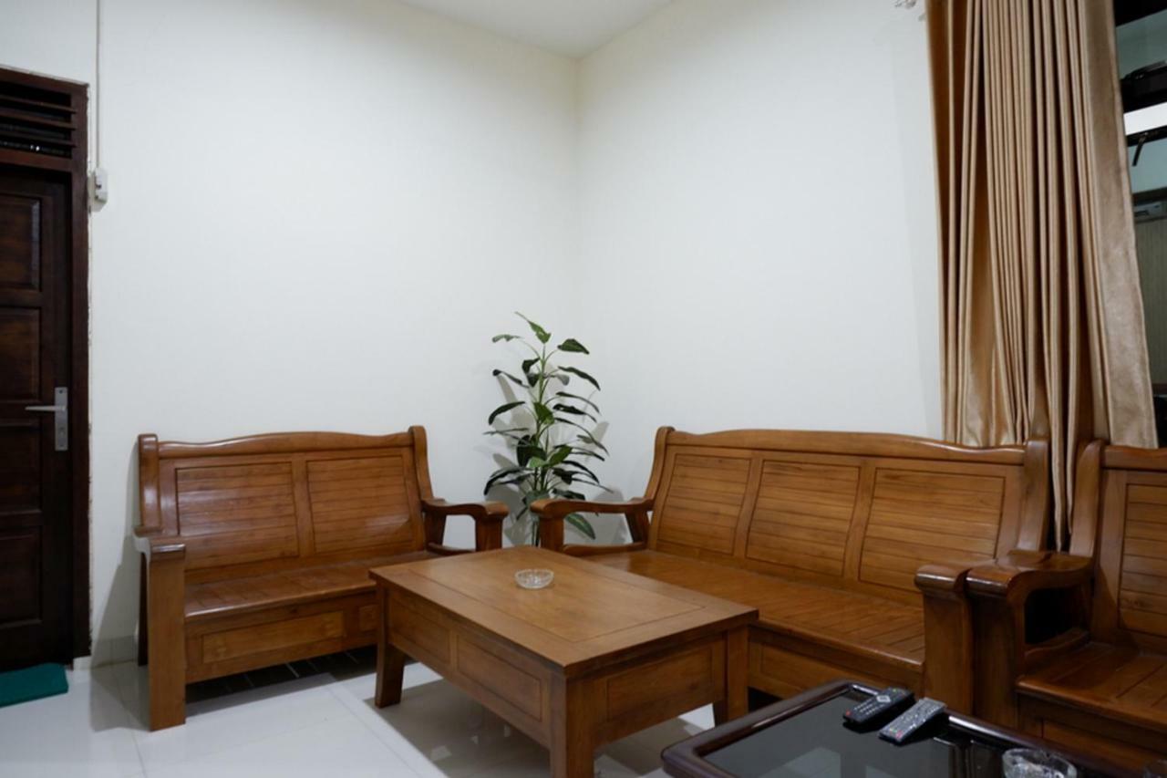 Hotel RedDoorz near Living Plaza Purwokerto Zewnętrze zdjęcie
