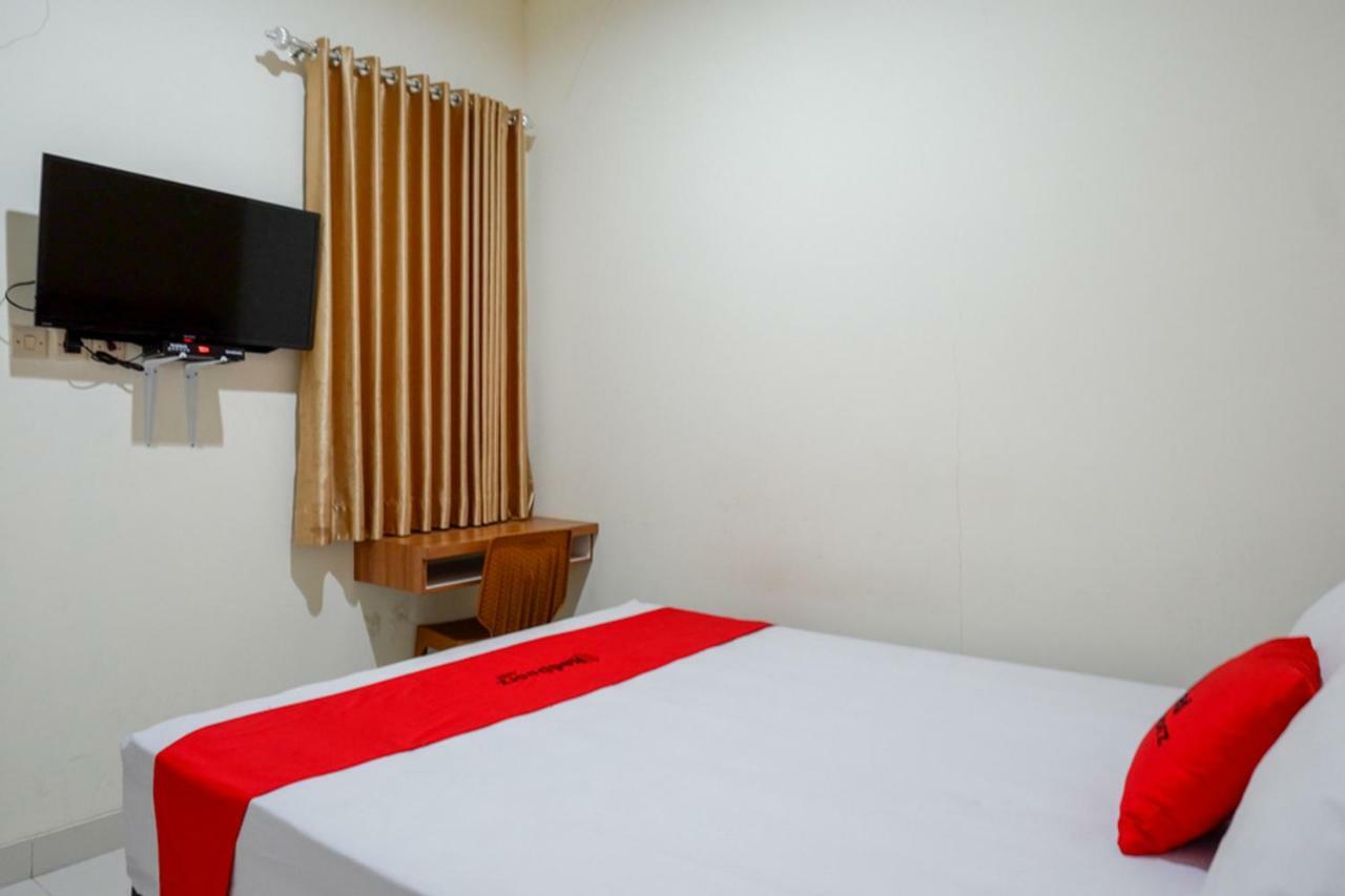 Hotel RedDoorz near Living Plaza Purwokerto Zewnętrze zdjęcie